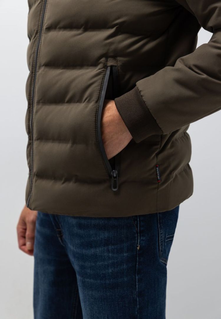  8900 donkerbrui
