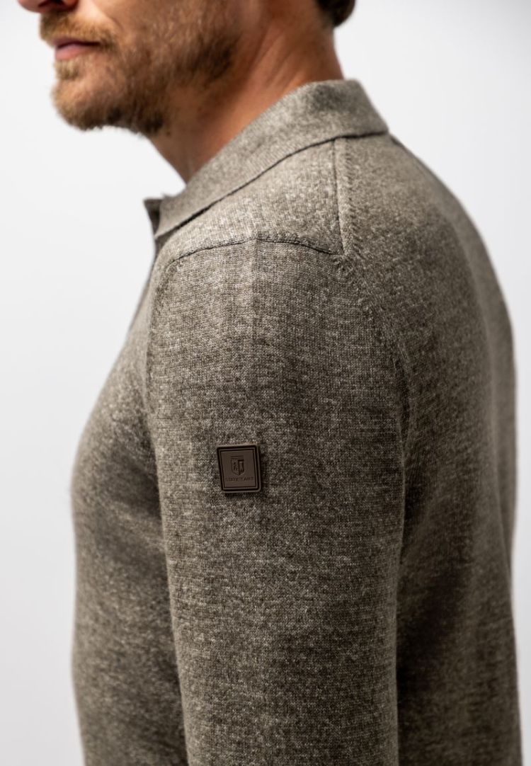 8919 donkerbrui